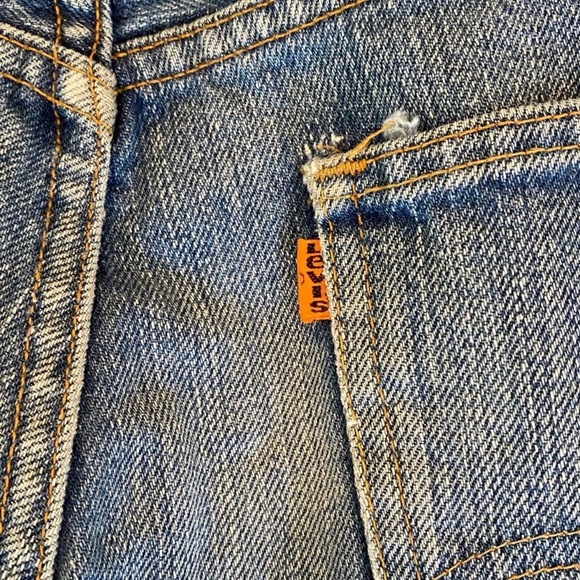 Vintage Levi shorts - Picture 5 of 6